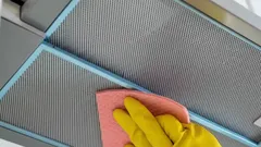 Vet verdwijnt als bij toverslag: eenvoudige methode om je afzuigkap in 5 minuten te reinigen zonder schrapers en chemicaliën